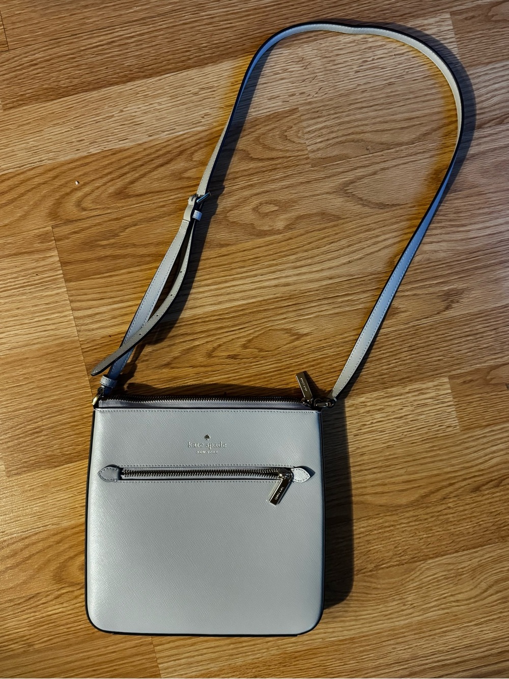 Kate Spade Sadie North South Crossbody Light Gray Saffiano Leather EUC